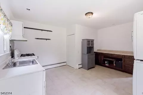 Entry Way - 58-62 Nj Rte31 N Johnson Ave, Hampton, NJ 08827 photo 3 of 6