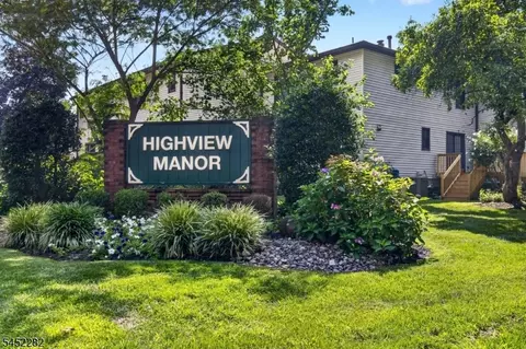 71 Highview Dr, Woodbridge, NJ 07095