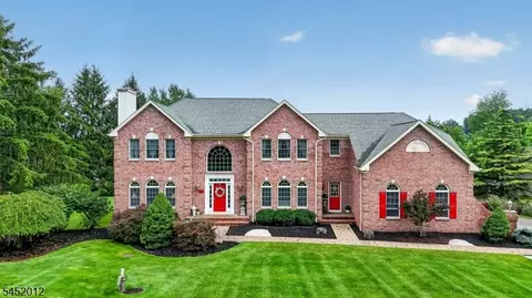 26 Shy Creek Rd, Pittstown, NJ 08867
