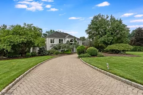 31 Blackbirch Rd, Scotch Plains, NJ 07076