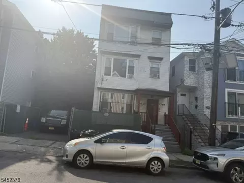374 Chadwick Ave #3, Newark, NJ 07112