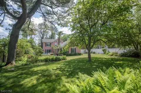2 High St, Pottersville, NJ 07979