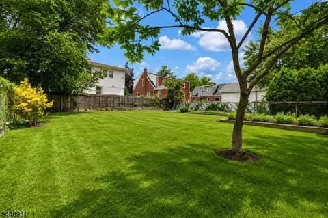 521 E Blancke St, Linden, NJ 07036