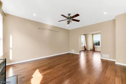 Living - 5 Pegasus Pl, Hackettstown, NJ 07840 photo 3 of 5