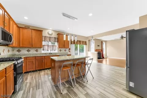 Kitchen - 5 Pegasus Pl, Hackettstown, NJ 07840 photo 1 of 2