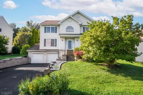 Exterior - 5 Pegasus Pl, Hackettstown, NJ 07840 photo 2 of 9