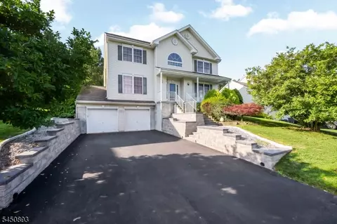 Exterior - 5 Pegasus Pl, Hackettstown, NJ 07840 photo 9 of 9