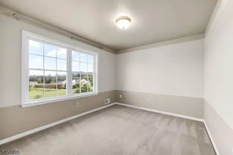 Bedroom - 5 Pegasus Pl, Hackettstown, NJ 07840 photo 3 of 5