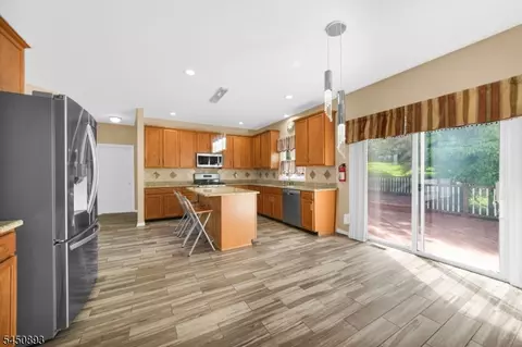 Kitchen - 5 Pegasus Pl, Hackettstown, NJ 07840 photo 2 of 2