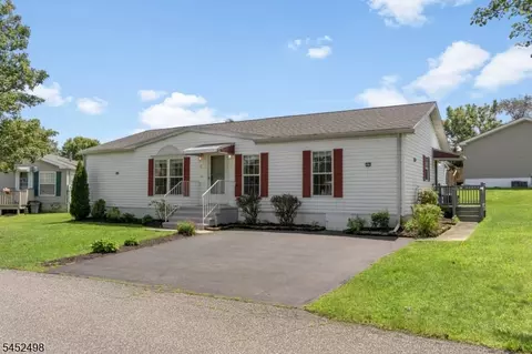 3 Lantern Ln, Belvidere, NJ 07823