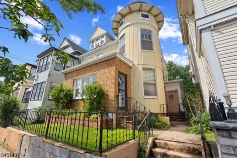 239 17th Ave, Paterson, NJ 07504