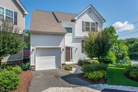 68 Sowers Dr, Hackettstown, NJ 07840