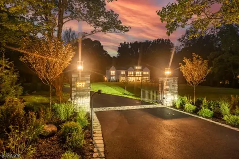 237 Mountainside Rd, Mendham Twp, NJ 07945