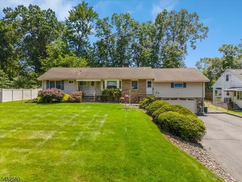 17 Hilldale Rd, Pine Brook, NJ 07058
