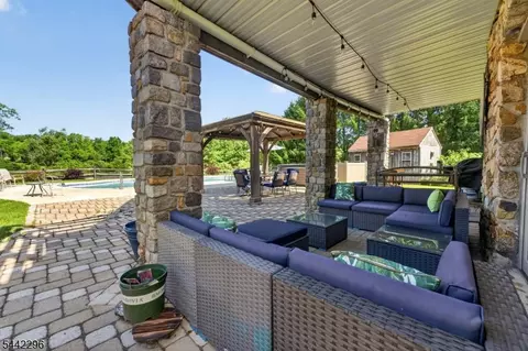 Exterior - 339 Hackett Rd, Hampton, NJ 08827 photo 6 of 9