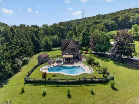 Exterior - 339 Hackett Rd, Hampton, NJ 08827 photo 3 of 9
