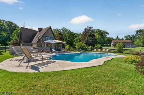 Exterior - 339 Hackett Rd, Hampton, NJ 08827 photo 4 of 9