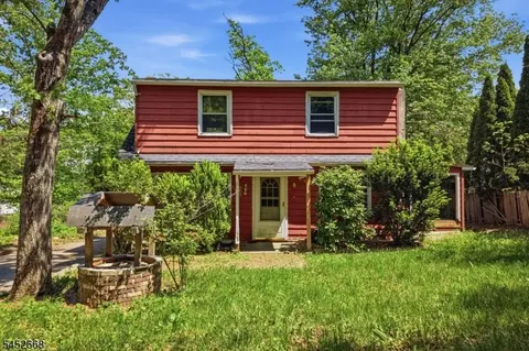 71 Center St, West Milford, NJ 07480