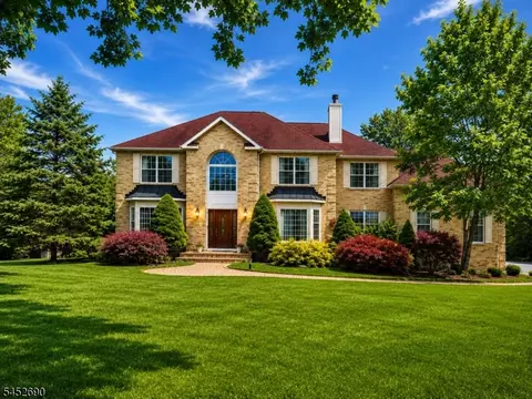 15 Dana Dr, Lafayette, NJ 07848