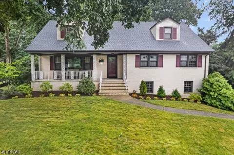 4 Cypress Ave, Caldwell, NJ 07006
