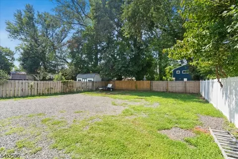 Exterior - 930 W 5th St, Plainfield, NJ 07063 photo 2 of 4