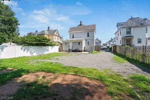 Exterior - 930 W 5th St, Plainfield, NJ 07063 photo 4 of 4