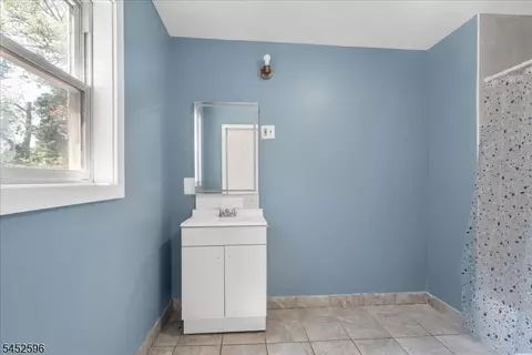Entry Way - 930 W 5th St, Plainfield, NJ 07063 photo 5 of 7