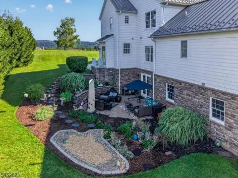 Exterior - 126 Albert Dr, Clinton, NJ 08809 photo 3 of 6