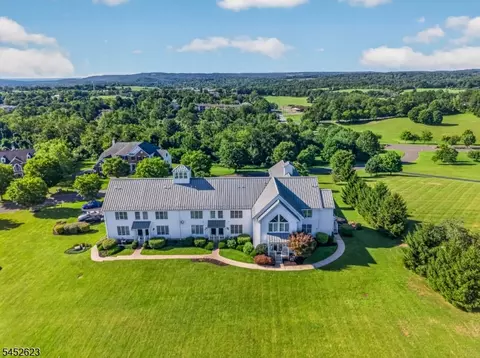 126 Albert Dr, Clinton, NJ 08809