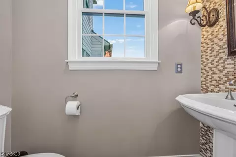 Bath - 126 Albert Dr, Clinton, NJ 08809 photo 3 of 3