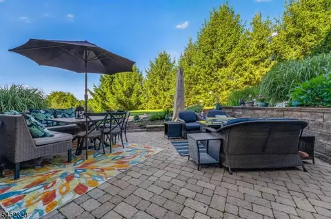 Exterior - 126 Albert Dr, Clinton, NJ 08809 photo 5 of 6
