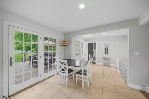 Entry Way - 21 Struble Ln, Rockaway Twp, NJ 07866 photo 5 of 8