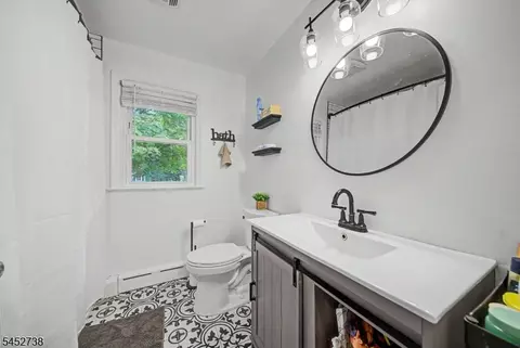 Bath - 21 Struble Ln, Rockaway Twp, NJ 07866 photo 1 of 1