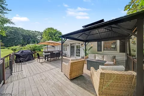 Exterior - 21 Struble Ln, Rockaway Twp, NJ 07866 photo 4 of 18