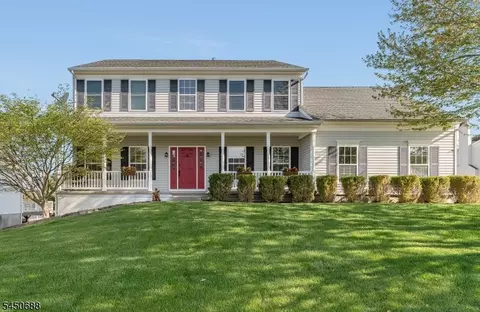 1813 Gary Rd, Stewartsville, NJ 08886