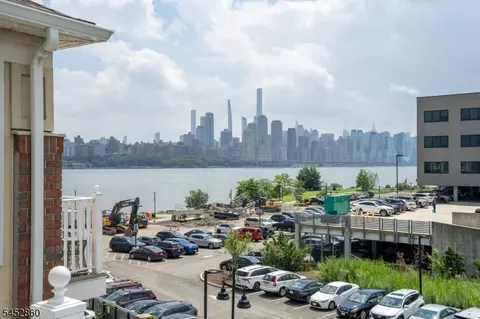 7706 Marine Rd #112, North Bergen, NJ 07047