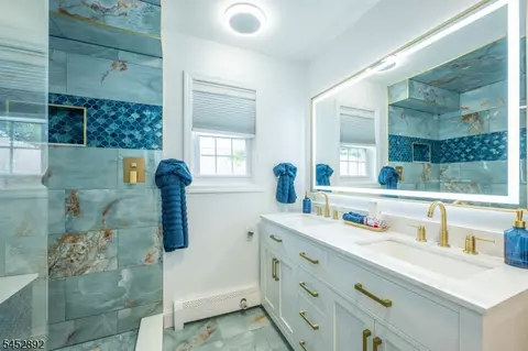 Bath - 1247 Valley Rd # A, Wayne, NJ 07470 photo 2 of 3