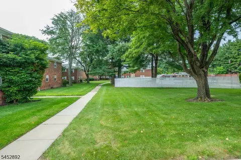 Exterior - 1247 Valley Rd # A, Wayne, NJ 07470 photo 3 of 4
