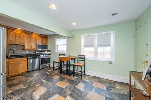 Kitchen - 1247 Valley Rd # A, Wayne, NJ 07470 photo 1 of 4