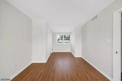 647 Cook Ave, Middlesex, NJ 08846 photo 22