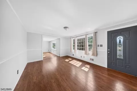 647 Cook Ave, Middlesex, NJ 08846 photo 4