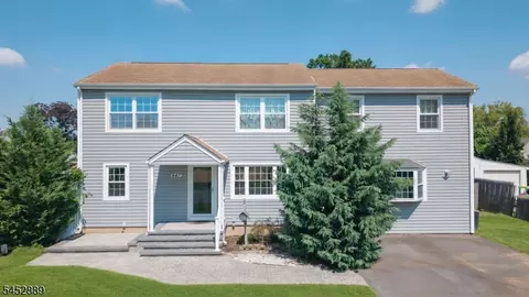 647 Cook Ave, Middlesex, NJ 08846