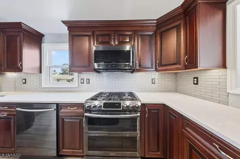 647 Cook Ave, Middlesex, NJ 08846 photo 10