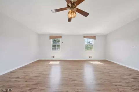 647 Cook Ave, Middlesex, NJ 08846 photo 15