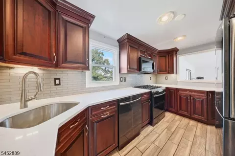 647 Cook Ave, Middlesex, NJ 08846 photo 9
