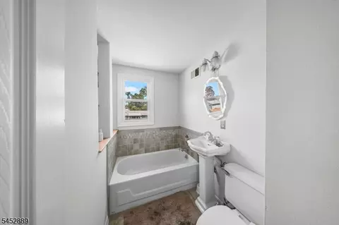 647 Cook Ave, Middlesex, NJ 08846 photo 19
