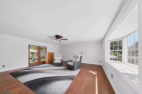 647 Cook Ave, Middlesex, NJ 08846 photo 7