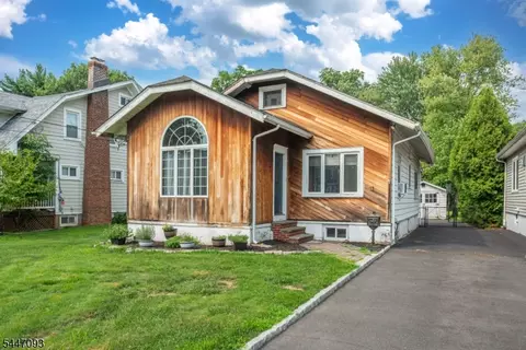 11 Farrington St, West Caldwell, NJ 07006