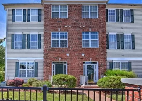 22 Tory Jack Ter, South Bound Brook, NJ 08880