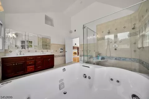 Bath - 20 Normandy Rd, Pine Brook, NJ 07058 photo 2 of 5